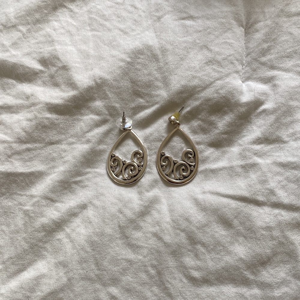 Earings - Picture 3 of 3